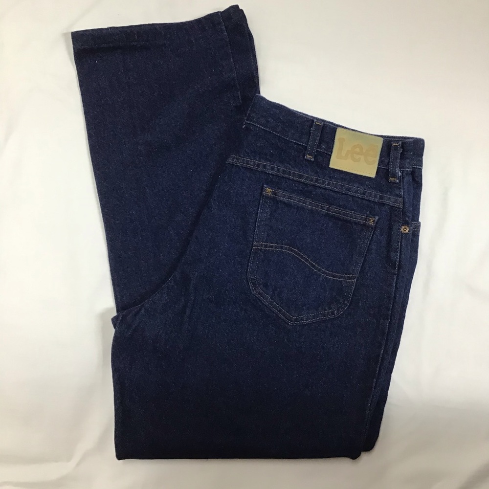 Lee dark wash straight leg NEW jeans. 38 x 34